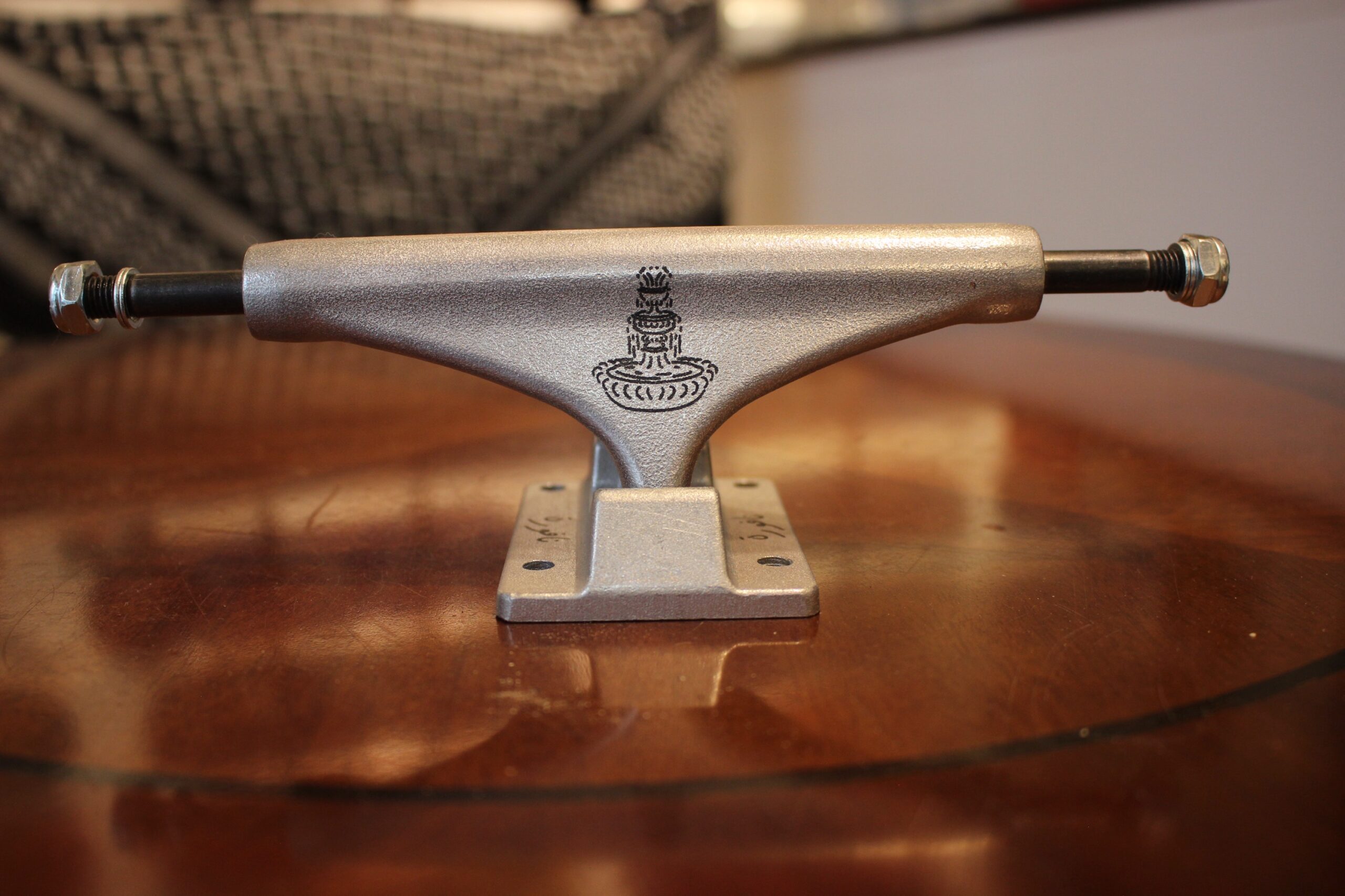 NAF BRLG Classic Silver Tucks 144 - Skateboard Trucks - Image 4